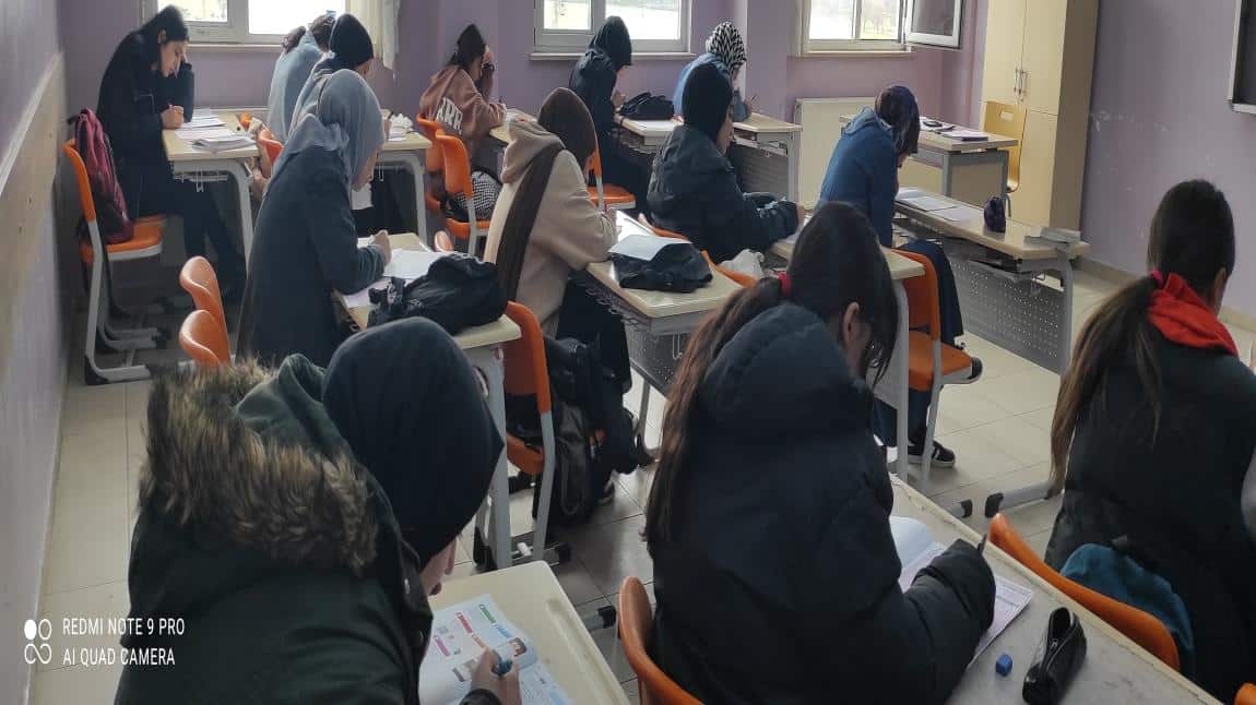YKS Sınavına Hazırlık Çalışmaları Kapsamında 12.Sınıf Öğrencilerine Yönelik AYT Deneme Sınavı Yapıldı 